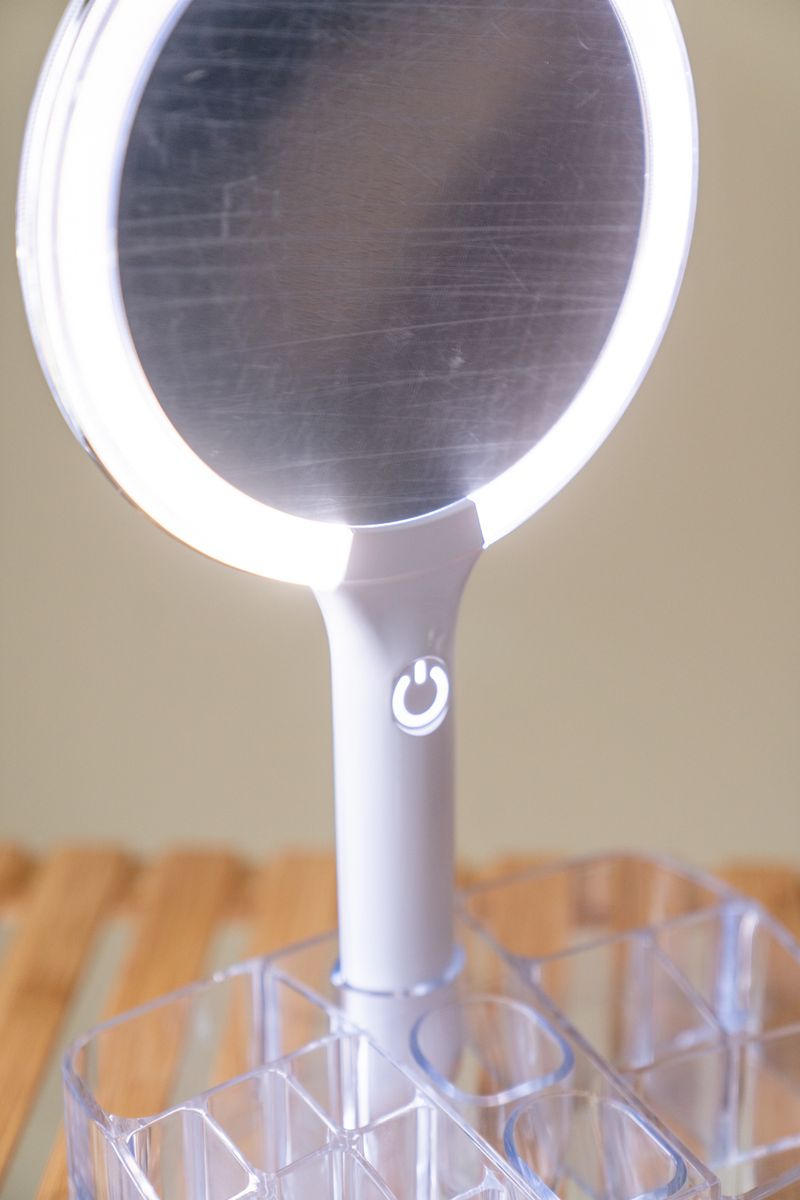 Sminkspegel med LED-ljus