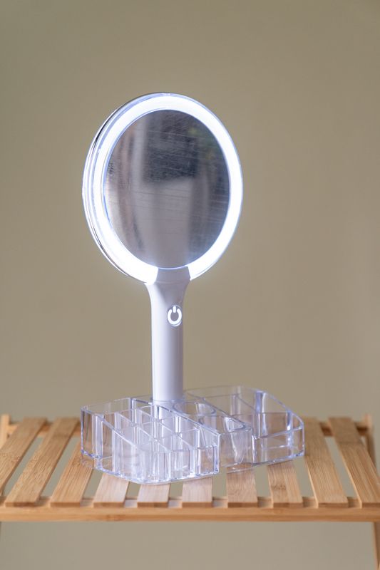 Sminkspegel med LED-ljus