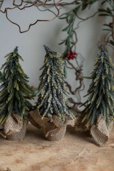 Huvudbild Furuträd i Jutekruka 28cm - Snö