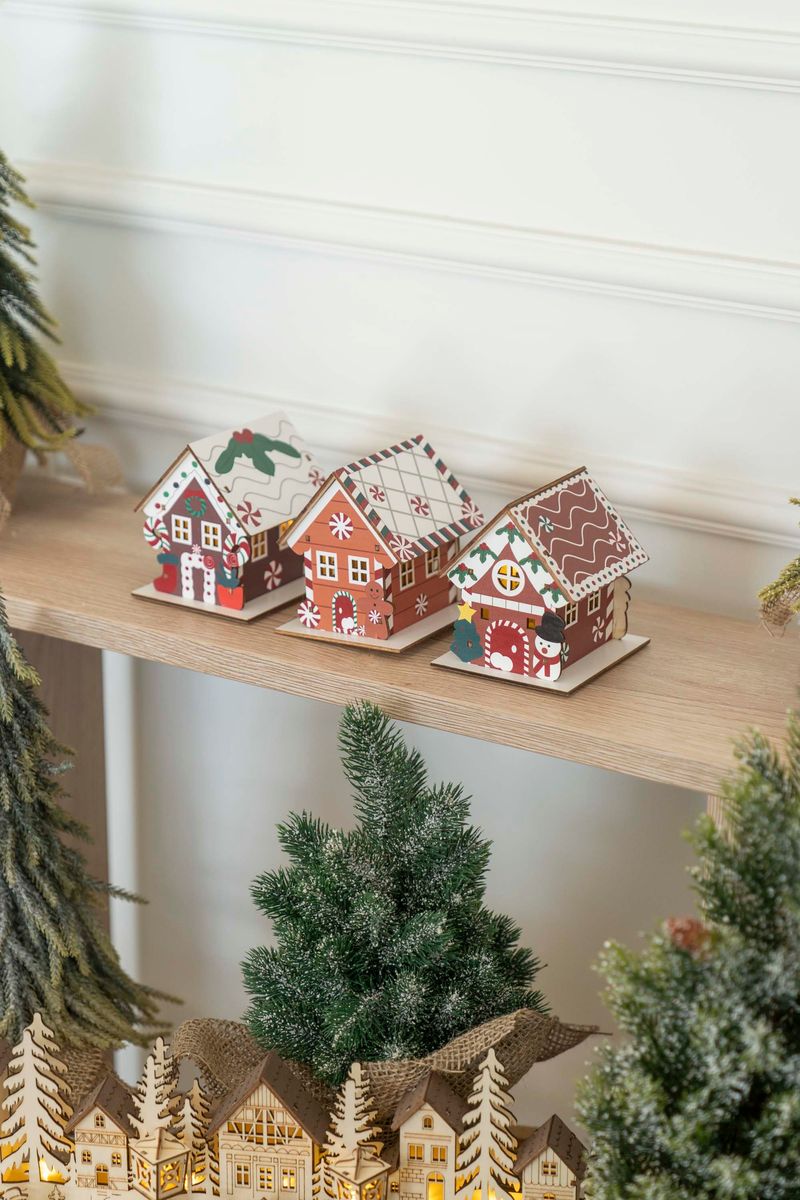 Trähus - Pepparkakshus 9cm Snögubbe