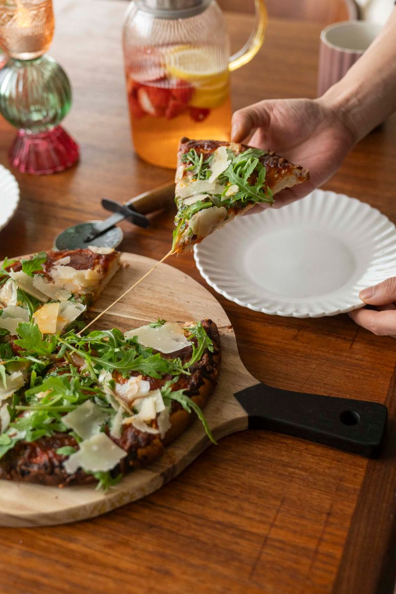 Pizzabricka med skärare